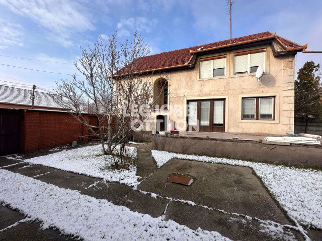 Kiadó családi ház, albérlet, Cegléden 300 E Ft / hó, 5 szobás