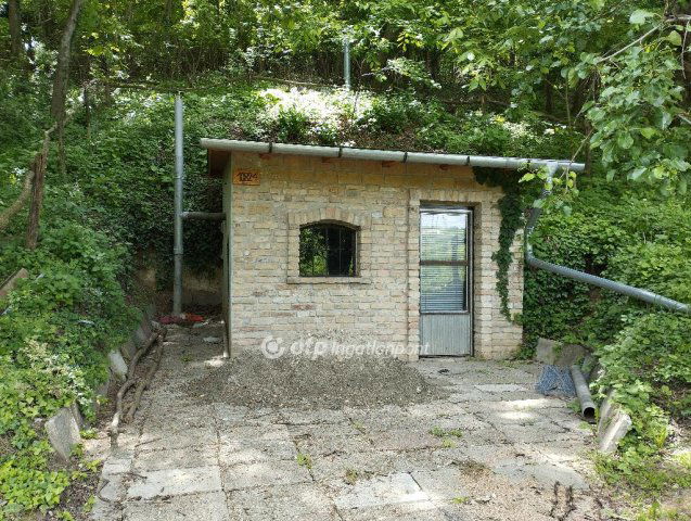 Eladó mezogazdasagi ingatlan, Szekszárdon 3.5 M Ft