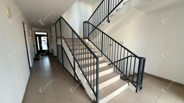 Eladó téglalakás, Monoron 79.5 M Ft, 3 szobás