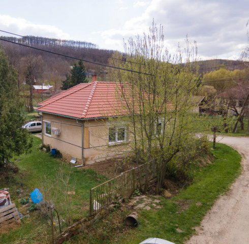 Eladó családi ház, Kisecseten 27.5 M Ft, 2 szobás