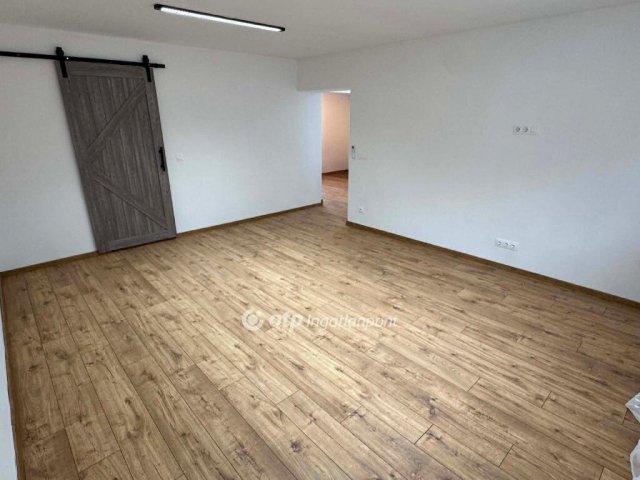 Eladó családi ház, Monorierdőn 42 M Ft, 2 szobás