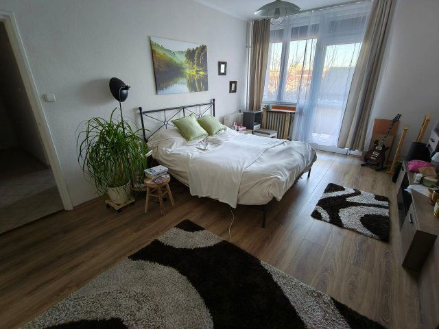 Kiadó téglalakás, albérlet, Győrött, Csaba utcában, 1 szobás