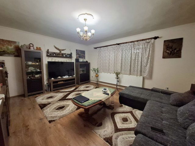 Eladó családi ház, Cegléden 84 M Ft, 5 szobás