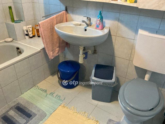 Eladó családi ház, Mogyoródon 68 M Ft, 3+3 szobás