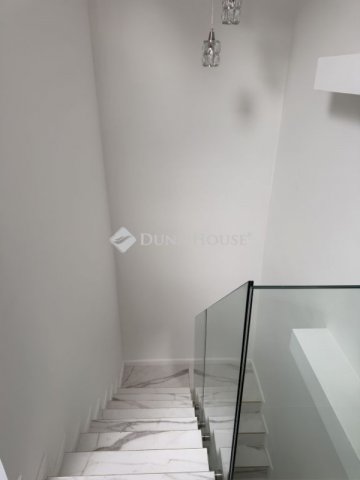 Eladó családi ház, Budapesten, XV. kerületben 168 M Ft, 4 szobás