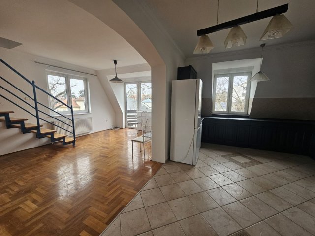 Kiadó téglalakás, albérlet, Debrecenben 300 E Ft / hó, 4 szobás