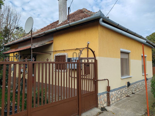 Eladó családi ház, Kengyelen 17.1 M Ft, 2 szobás