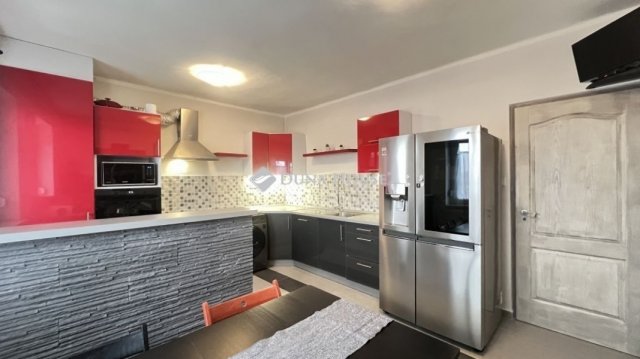 Eladó téglalakás, Egerben 70.5 M Ft, 2+1 szobás