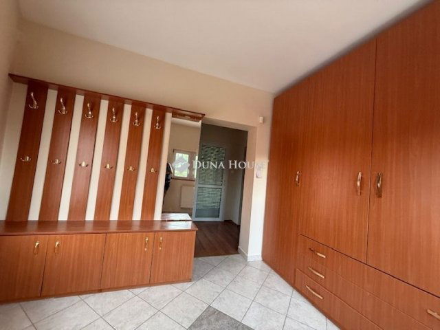 Eladó családi ház, Vecsésen 89.9 M Ft, 3 szobás