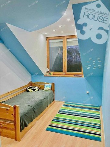Eladó panellakás, Kecskeméten 84.99 M Ft, 5 szobás