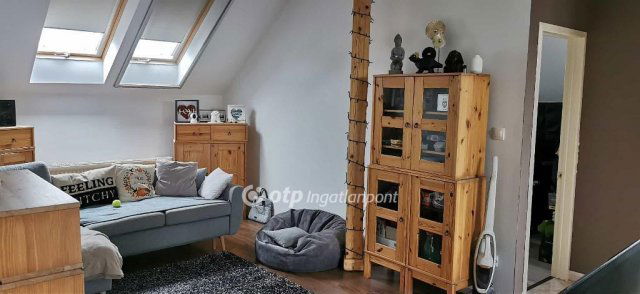 Eladó téglalakás, Székesfehérvárott 79 M Ft, 1+3 szobás