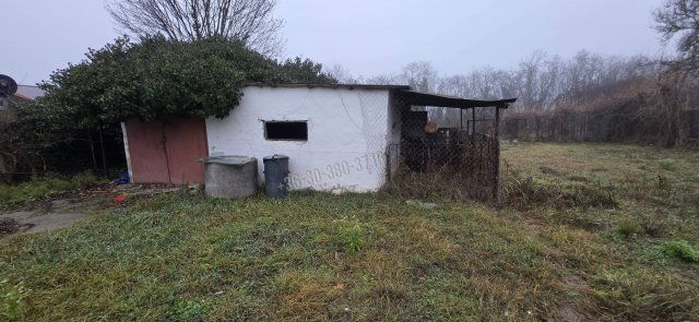 Eladó nyaraló, Baracson 8 M Ft, 2 szobás / költözzbe.hu