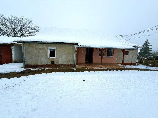 Eladó családi ház, Tápiószőlősön 14.9 M Ft, 2 szobás