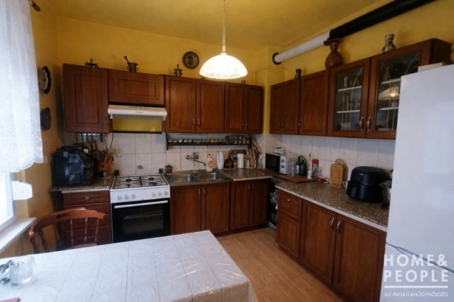 Eladó családi ház, Kisteleken 42.5 M Ft, 2 szobás