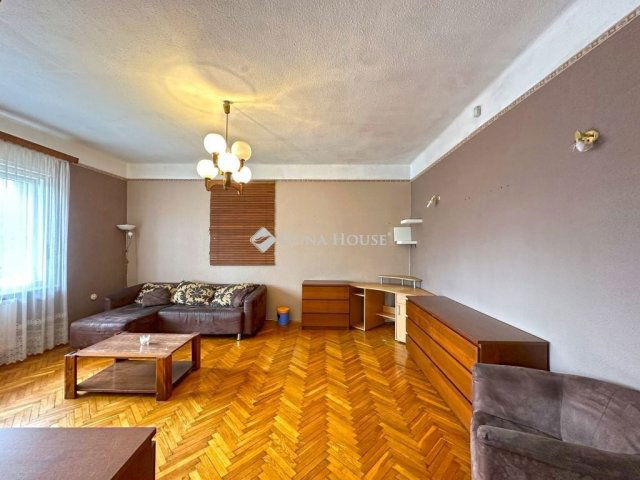 Eladó családi ház, Vecsésen 119.9 M Ft, 5 szobás