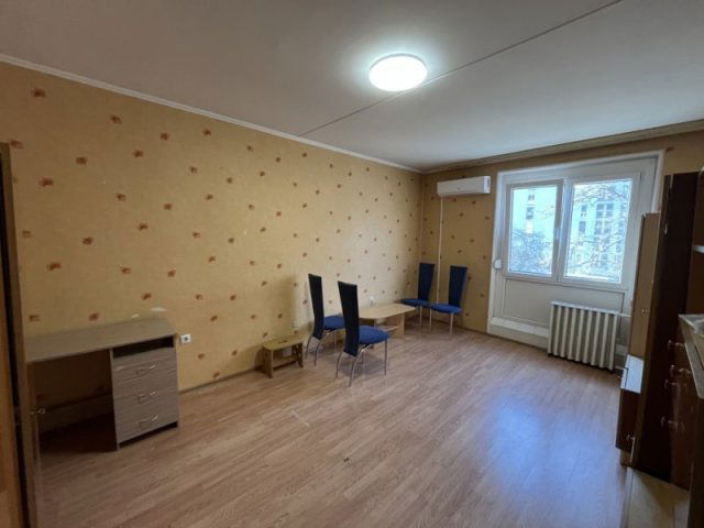 Eladó panellakás, Pécsett 35.9 M Ft, 1+1 szobás