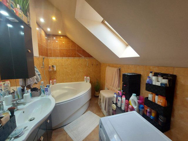 Eladó családi ház, Nagysápon 78 M Ft, 4+4 szobás