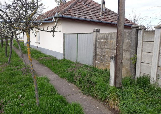 Eladó családi ház, Dobozon, Rákóczi utcában 0.95 M Ft