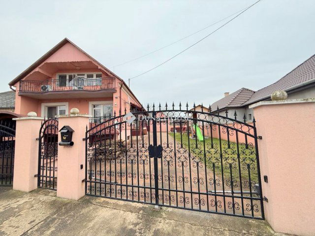 Eladó családi ház, Kislétán 49.9 M Ft, 3 szobás