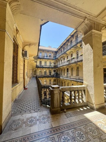 Eladó téglalakás, Budapesten, V. kerületben 142 M Ft, 2 szobás