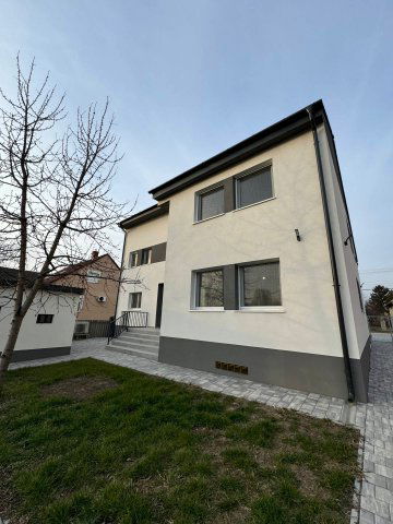 Eladó ikerház, Komáromban 86.4 M Ft, 4 szobás