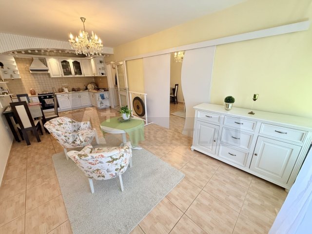 Eladó téglalakás, Szegeden 72.9 M Ft, 3 szobás