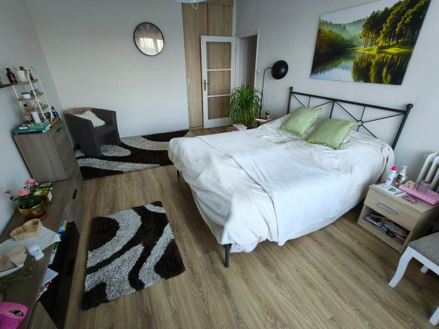 Kiadó téglalakás, albérlet, Győrött, Csaba utcában, 1 szobás