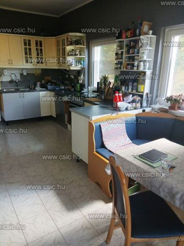 Eladó családi ház, Pilisborosjenőn 129.9 M Ft, 5 szobás