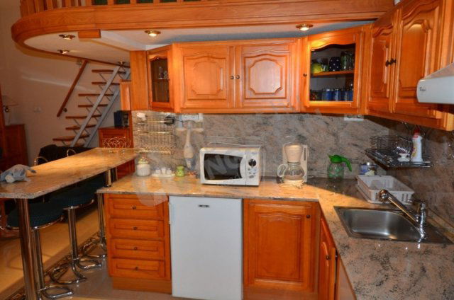 Kiadó téglalakás, albérlet, VI. kerületben, Vörösmarty utcában