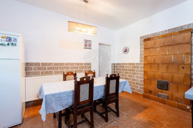 Eladó családi ház, Oroszlányban 86.9 M Ft, 5 szobás
