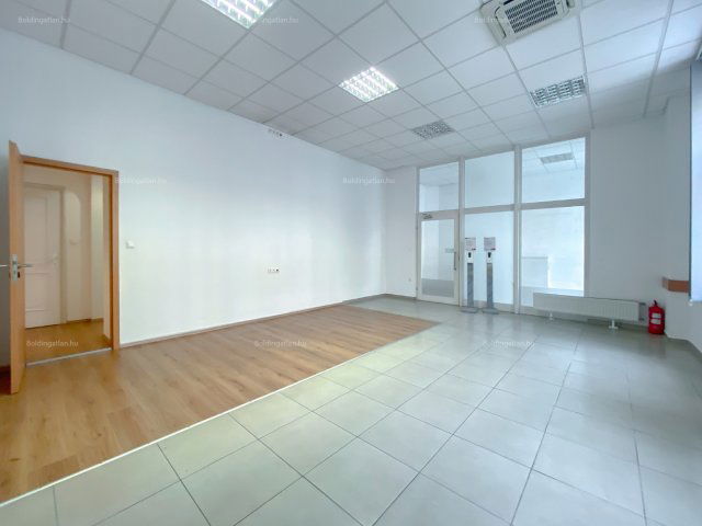 Eladó iroda, Kaposváron, Fő utcában 150 M Ft