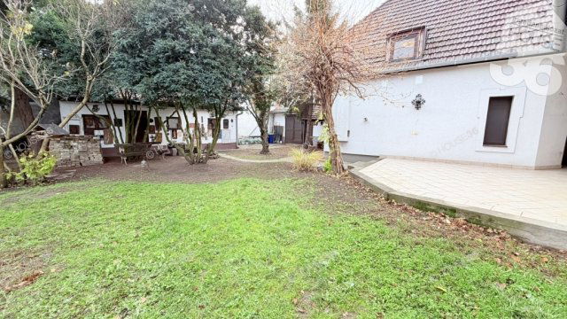 Eladó családi ház, Kecskeméten 199.9 M Ft, 8 szobás