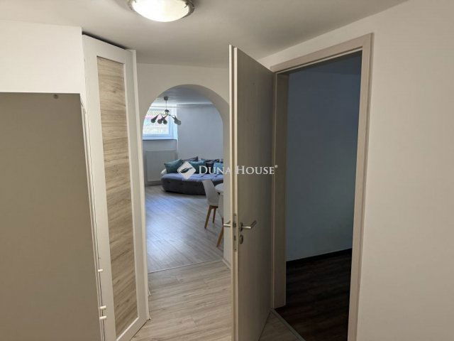 Eladó téglalakás, Pécsett, Semmelweis utcában 37.9 M Ft