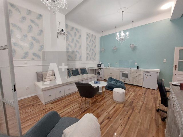 Eladó téglalakás, Szegeden 110 M Ft, 5 szobás