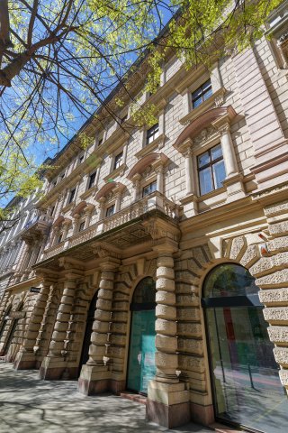 Eladó téglalakás, Budapesten, VI. kerületben 211.75 M Ft