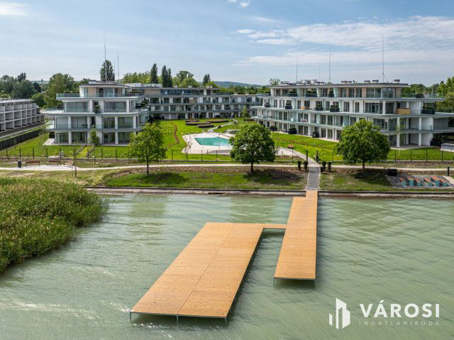 Eladó téglalakás, Balatonszemesen 159.9 M Ft, 3 szobás