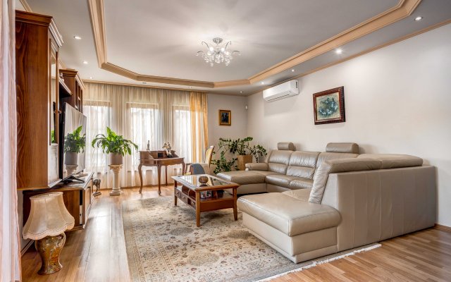 Eladó családi ház, Solymáron 350 M Ft, 5 szobás