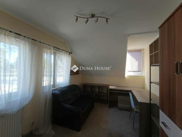 Eladó családi ház, Szentendrén 349.5 M Ft, 7 szobás