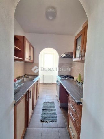 Eladó téglalakás, Pécsett 49.9 M Ft, 2 szobás