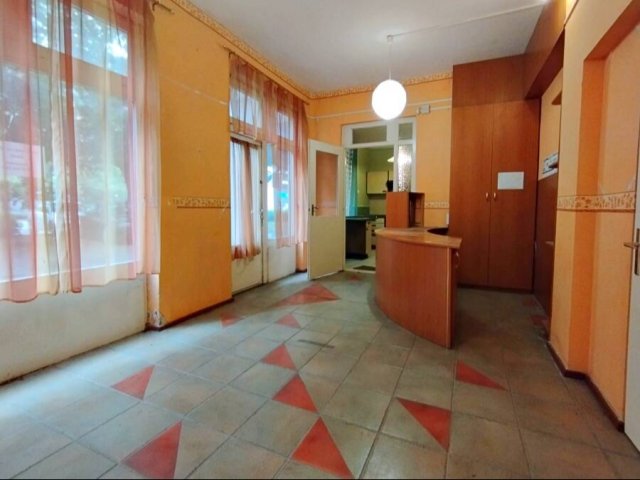 Eladó üzlethelyiség, Békéscsabán 29 M Ft