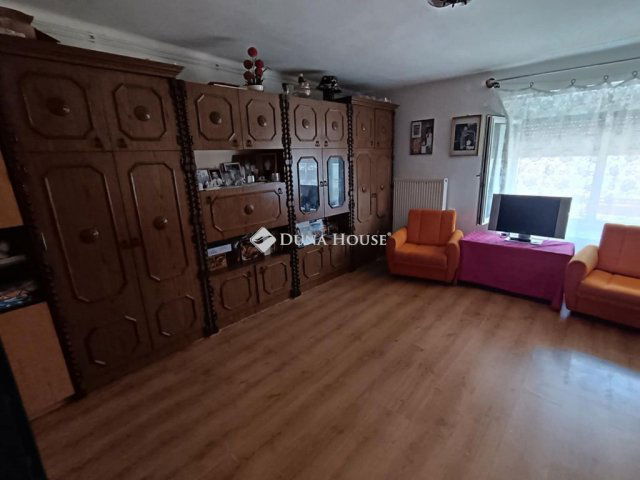 Eladó családi ház, Súron 16 M Ft, 2 szobás