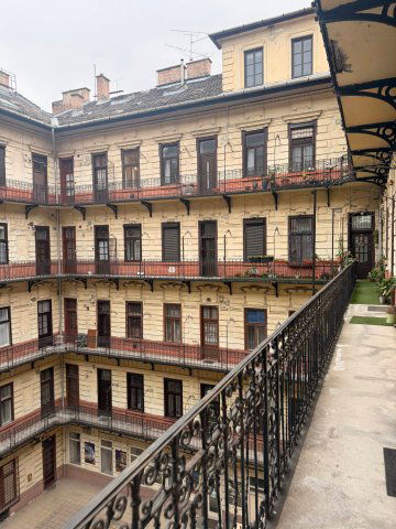 Eladó téglalakás, Budapesten, VIII. kerületben 127.9 M Ft