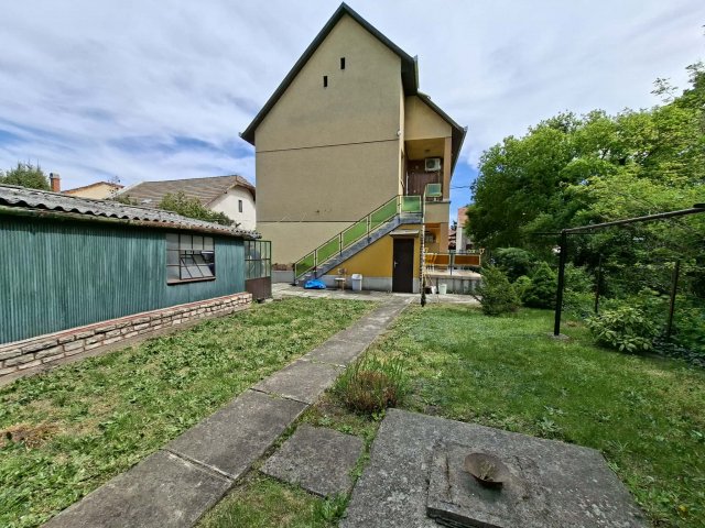 Eladó családi ház, Budapesten, XV. kerületben 79.9 M Ft