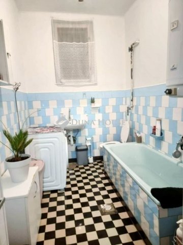 Eladó családi ház, Székesfehérvárott 62.9 M Ft, 2 szobás