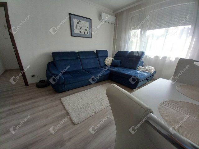 Eladó panellakás, Debrecenben 69 M Ft, 3 szobás