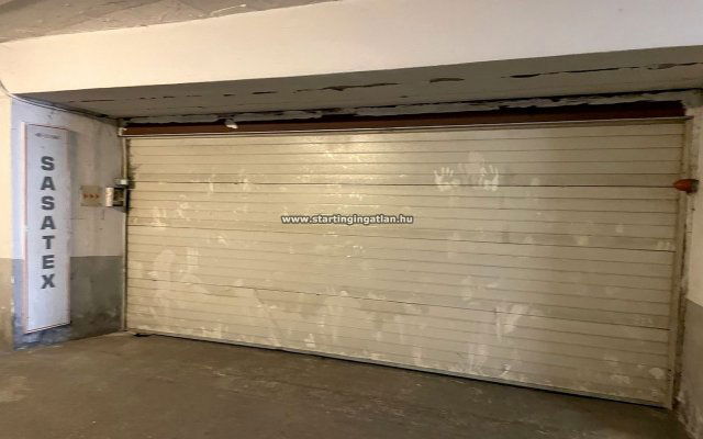 Eladó garázs, Budapesten, III. kerületben, Bécsi úton 13.9 M Ft