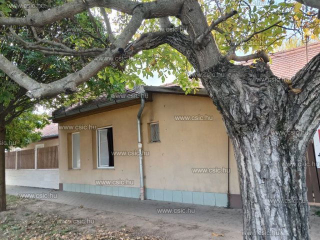 Eladó családi ház, Törökbálinton 89.69 M Ft, 3+1 szobás