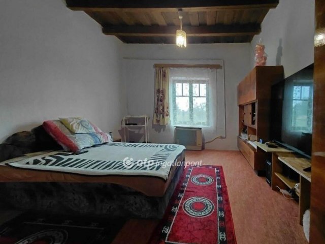 Eladó családi ház, Mezőtárkányon 7.6 M Ft, 1 szobás