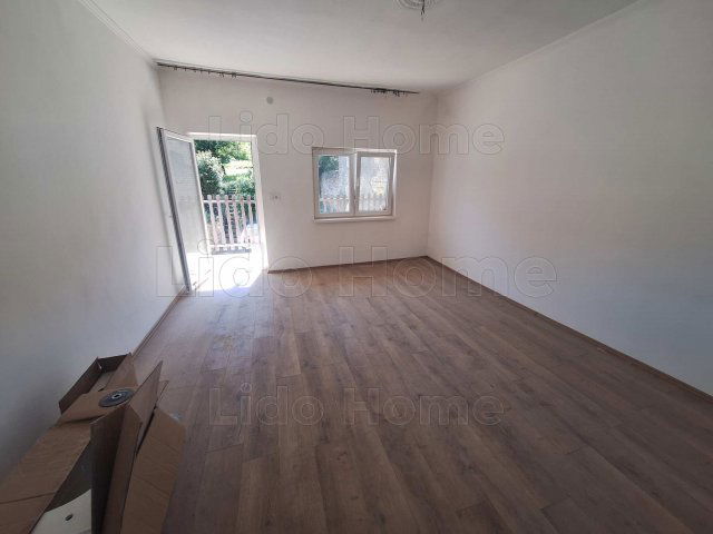 Eladó családi ház, Kaposváron 57 M Ft, 17 szobás