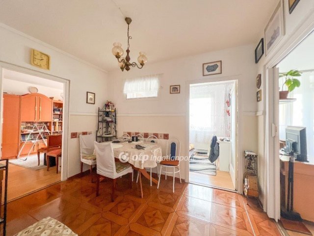 Eladó panellakás, Budapesten, X. kerületben 69.9 M Ft, 3 szobás